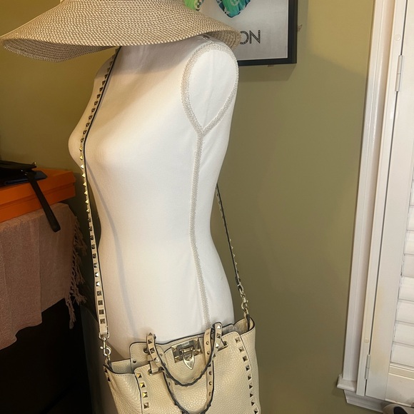 Valentino Garavani Mini Rockstud Grainy Calfskin Bag - Picture 16 of 16